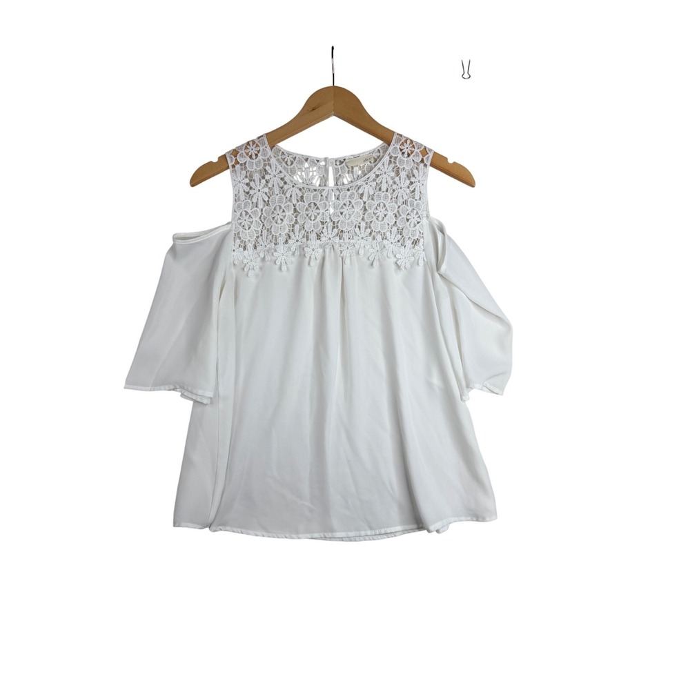 Jella C. Cold Shoulder Crochet Detail Blouse size Medium White